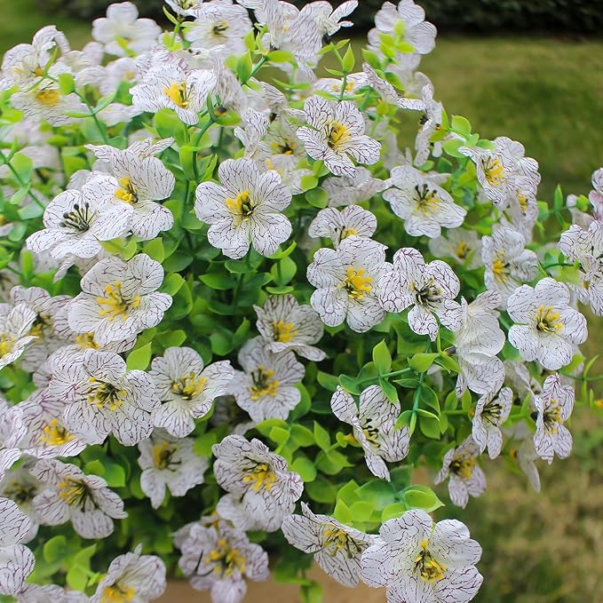 HIFORESTAR White Artificial Outdoor Flowers 12 Bundles Daisy Elegant All-Weather Spring Summer Decoration Realistic Look for Outdoor Front Porch Events and Landscaping (White Daisy)