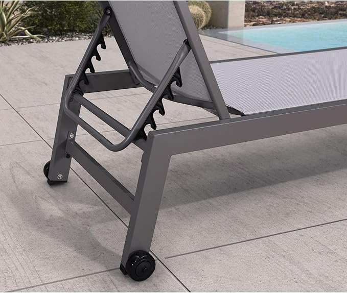 PURPLE LEAF Outdoor Lounge Chair Set for 2 Aluminum Patio Chaise Lounger with Wheels and Adjustable Backrest Pool Reclining Lounge Chairs for Beach Yard Poolside Table Included, Light Grey