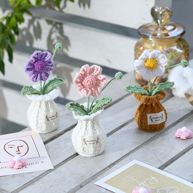 YOOJEE Daisy Crochet Flower Potted Plant – White, Handmade Knitted Desk Decor
