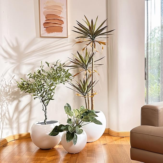 KUTE NEST 12.8" H x 16" D Globo Fiberstone Round Planter with Drainage Hole, Smooth Finishes, Weather Resistant for Indoor and Outdoor Use, Included 2 Extra Coco Mats (White, 10.7" Pot Opening)