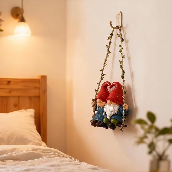 Heart Hat Gnome Couple Swing Hanging Statue - Indoor/Outdoor Funny Gnome Decor, Hanging Garden Ornament for Yard, Tree, Patio, Balcony, Living Room - Gnome Gift for Home Outdoor Decoration