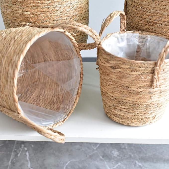 Rattan Planter Basket, Straw Weaving Woven Straw Flower Pot, Wicker Rattan Vase Sundries Organizers Storage Bins, Hand Woven Basket Planter with Plastics Liners and Handle for Indoor Outdoor (Medium)