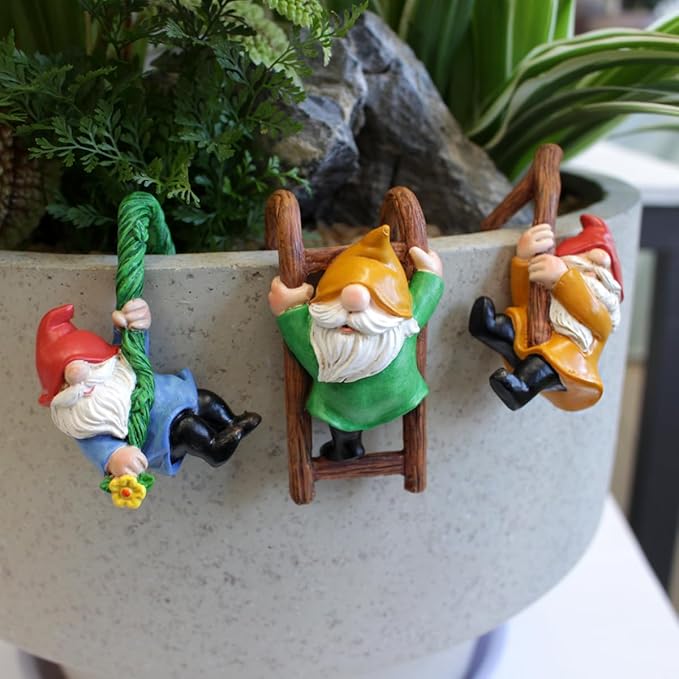 3 PCS Garden Gnomes Decor,Outdoor Garden Gnomes Crafts, Resin Statue,Flower Pot Landscape Dwarf for Home,Office and Chrismas.