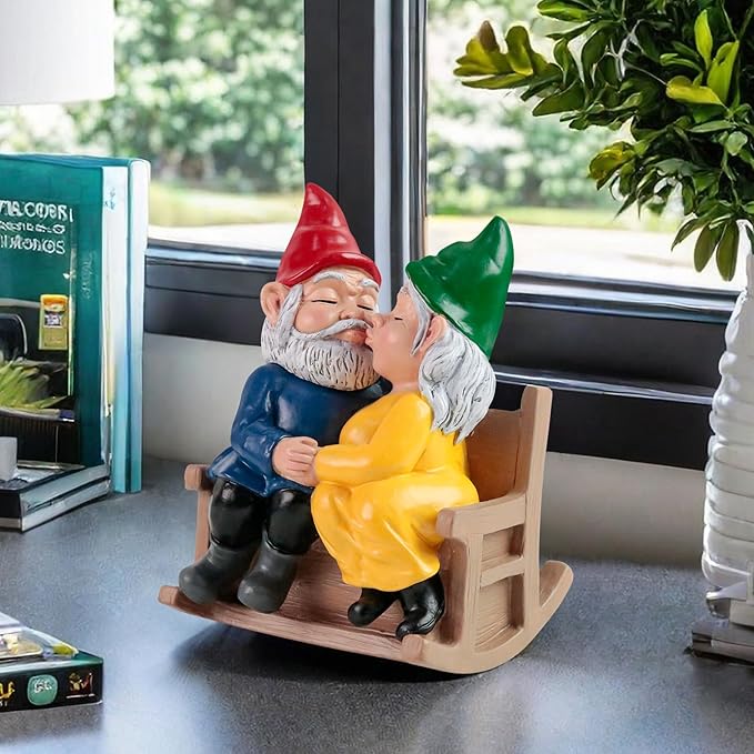 Kiss Garden Gnome Statue Couple in Love Collectible Figurine Mr and Mrs Gnome Sculpture Romantic Gnome Lover Couple Statues Indoor Outdoor Yard Home Décor Mom Dad Friends Gifts