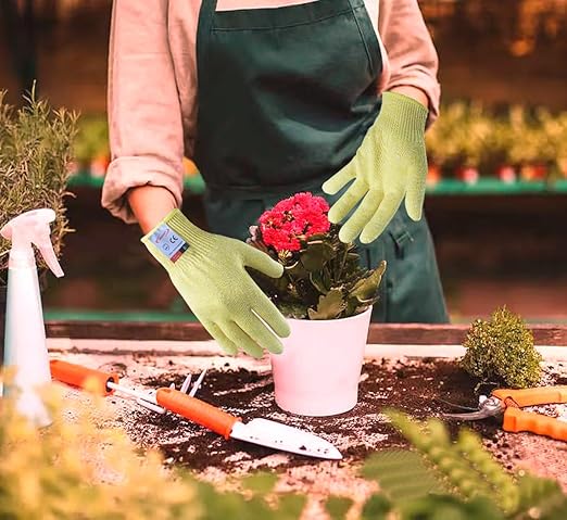 Cut Resistant Gloves, 2 Pairs of Cut Proof Gloves for Kitchen, Oyster Shucking, Fish Fillet Processing, Carving Wood and Gardening (Medium, Yellow)