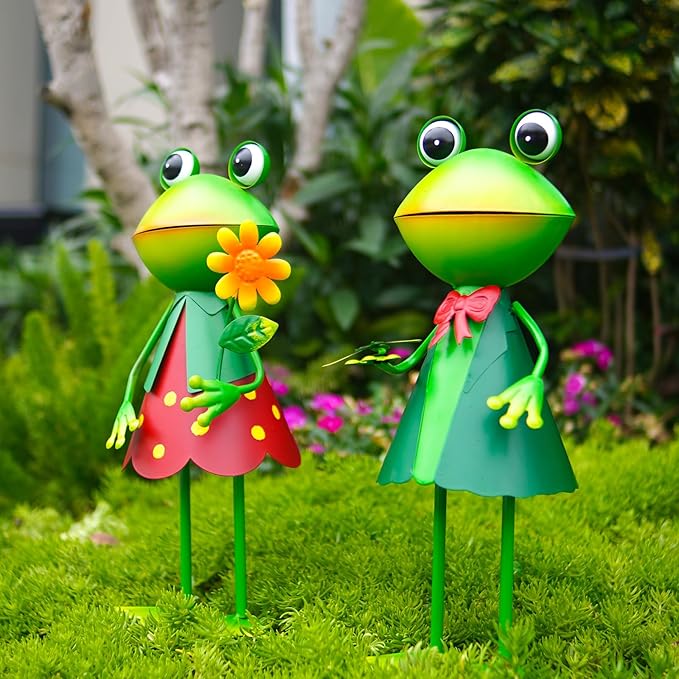 HONGLAND 3D Frog Metal Yard Art - Garden Decor for Outside - Handcrafted Frog Figurine for Lawn Patio Pathway Yard Holiday Garden Stake