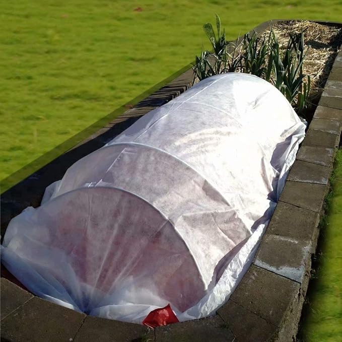 Agfabric Plant Covers Freeze Protection Row Cover 0.55oz 7'x100' Frost Blanket for Winter Protection Plant Covers Feeeze Protection,White
