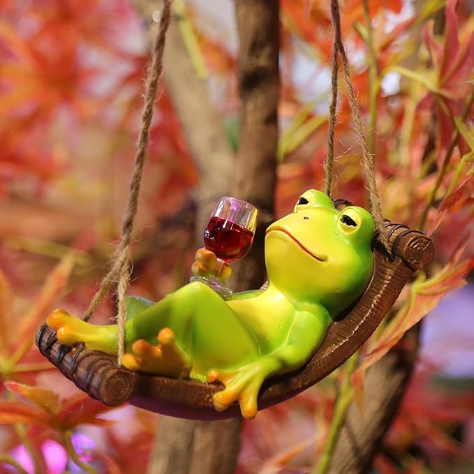 NINIPAPA Hanging Frog Garden Decor, Swing Frog Statue with Red Wine in Hand for Fall Yard Outdoor Decoration, Gifts for Mom Dad on Christmas, Birthday, Party Halloween Housewarming
