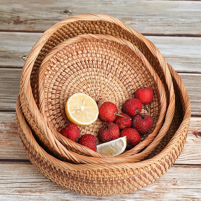 YANGQIHOME Rattan Bread Basket, Round Fruit Baskets, Scalloped Wicker Storage Bowls, Natural Woven Serving Basket Bowls, Decorative Baskets for Kitchen Counter Organizing, 1 Pack, M size