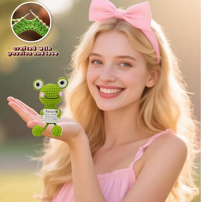 qyqkfly Positive Crochet Frog Teen Girl Gifts Trendy Stuff Valentine's Day Birthday Gifts for Women Men Desk Home Decor Thanksgiving Friend Coworkers Girlfriend Boyfriend Emotional Support Accessory