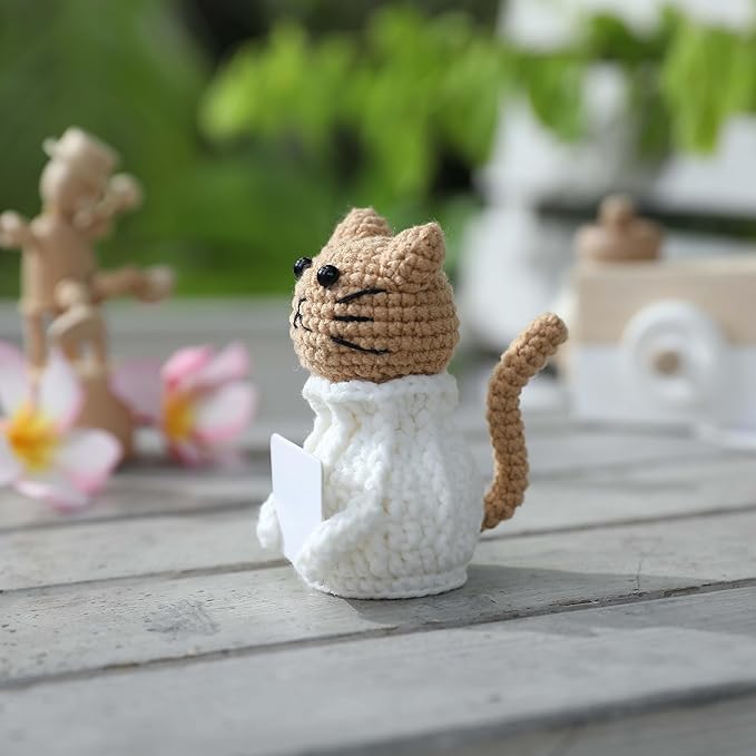 YOOJEE Positive Crochet Animals Cat – “Never Forget The Difference You Make” Valentines Day Inspirational Thank-You and Appreciation Gift for Women Teacher Mom Friend Coworker Mini Crochet Desk Decor