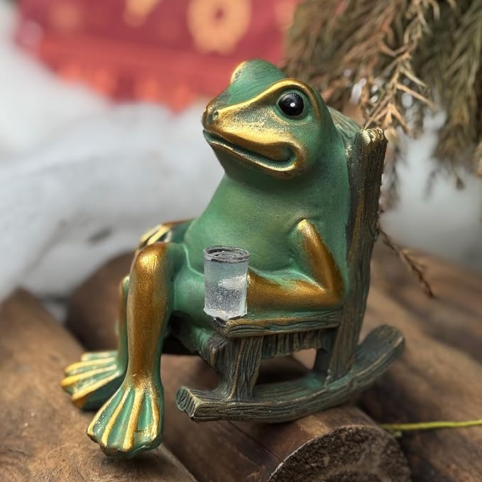 Miniature Frog Garden Statues Outdoor Valentines Day Decorations, Solar Outdoor Lights Frog Decor Figurine for Patio, Balcony, Yard Lawn Ornament - Unique Frog Gifts for Women Mom Grandma
