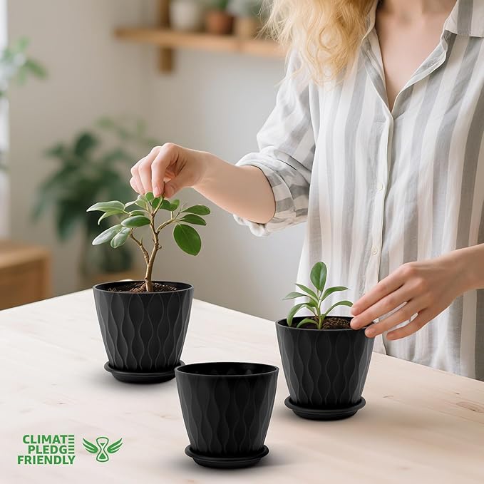 YNNICO 4 inch Plant Pots, 5 Pack Flower Pots Outdoor Indoor, Planters with Drainage Holes and Tray Saucers(Black)