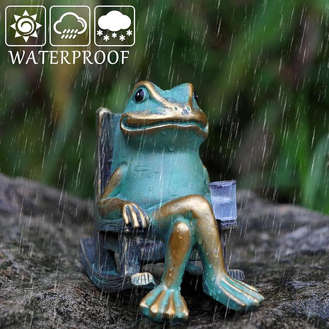 Miniature Frog Garden Statues Outdoor Valentines Day Decorations, Solar Outdoor Lights Frog Decor Figurine for Patio, Balcony, Yard Lawn Ornament - Unique Frog Gifts for Women Mom Grandma