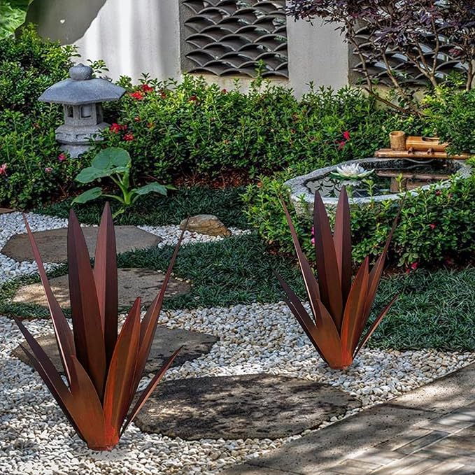 Muciwa 2 PCS Metal Agave Sculpture Decoration, Vintage Country Hand-Painted Sculpture DIY Metal Agave Plant, Home Garden Courtyard Lawn Outdoor Decoration (2pcs-red)