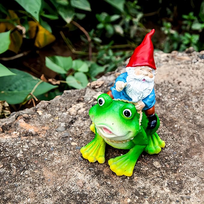 Gnome Riding on Frog Garden Statue Outdoor Garden Frog Statue for Yard Decoration Lawn Ornament Gardening Gifts for Women Mom Grandma