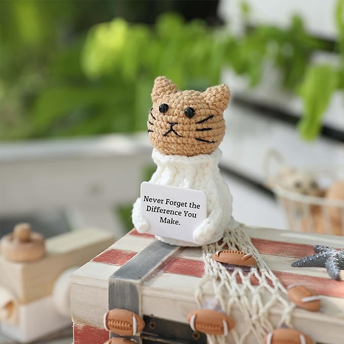 YOOJEE Positive Crochet Animals Cat – “Never Forget The Difference You Make” Valentines Day Inspirational Thank-You and Appreciation Gift for Women Teacher Mom Friend Coworker Mini Crochet Desk Decor