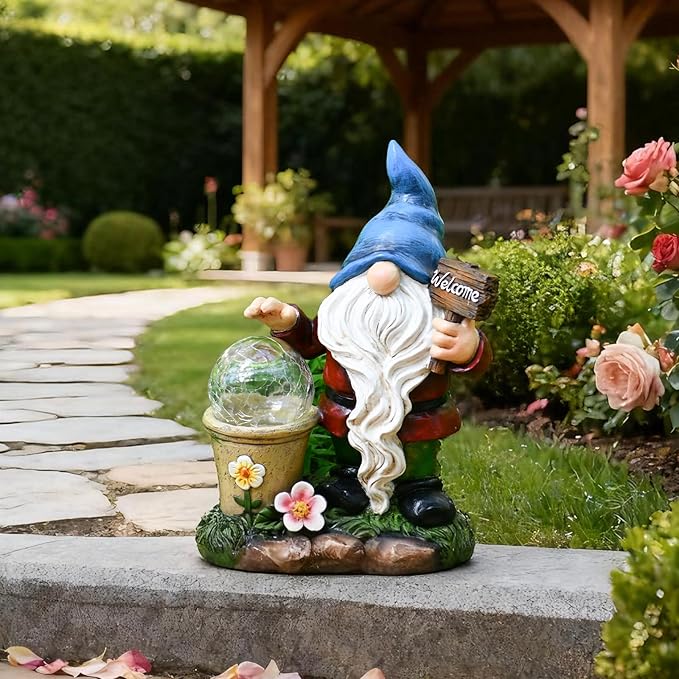 Cynkeyee Garden Gnome Outdoor Statue Decor - Solar Gnomes Figurine, Outdoor Gnome Decor, Gnomes Decorations for Yard with Solar Light, Gnome Sculptures for Patio Lawn Ornaments 6.5x4x8.5 Inch