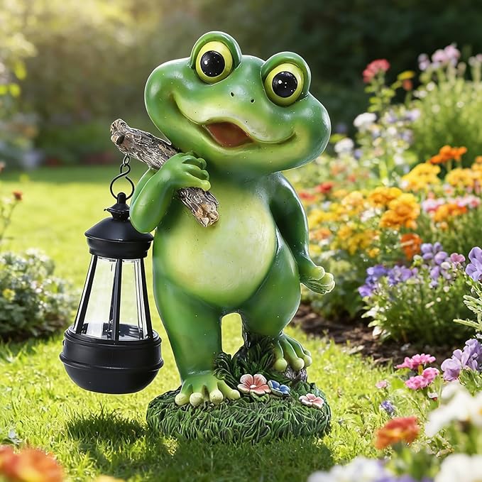Outdoor Frog Garden Decor: 11'' Yard Decoration with LED Lantern Funny Solar Frog Statue Gifts for Women Mother's Day Housewarming Gift