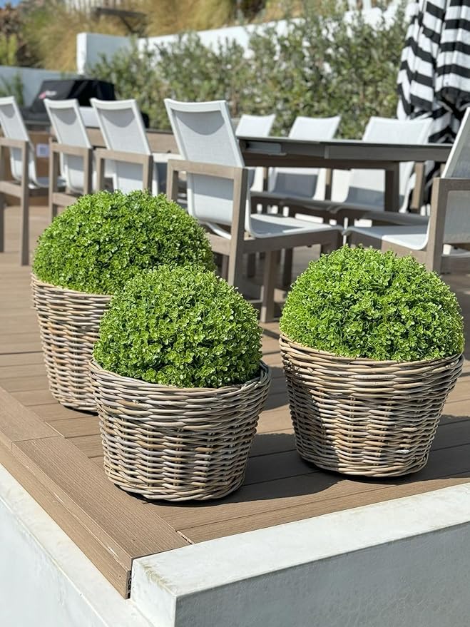 Kouboo Rattan Planter Basket with Plastic Pots Planters Flower Pots Decorative Fall planters for Front Porch Whiskey Barrel Basket Indoor Outdoor Plant Pots Small