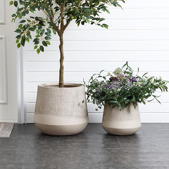 LuxenHome 17" Dia Concrete Round Planter, Large Outdoor Indoor Plant Pot with Drainage Hole and Rubber Plug, Flower Pot for Plants, Blended Tan with Wood Pattern Planter for Home Garden Patio