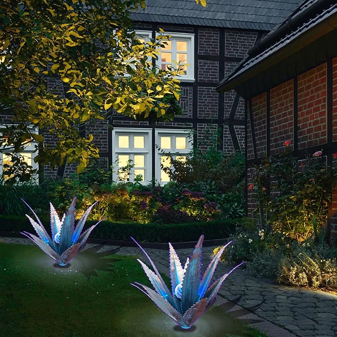 Muciwa 2 PCS Metal Agave Sculpture Decoration, Vintage Country Hand-Painted Sculpture DIY Metal Agave Plant, Home Garden Courtyard Lawn Outdoor Decoration (Serrated Blue)