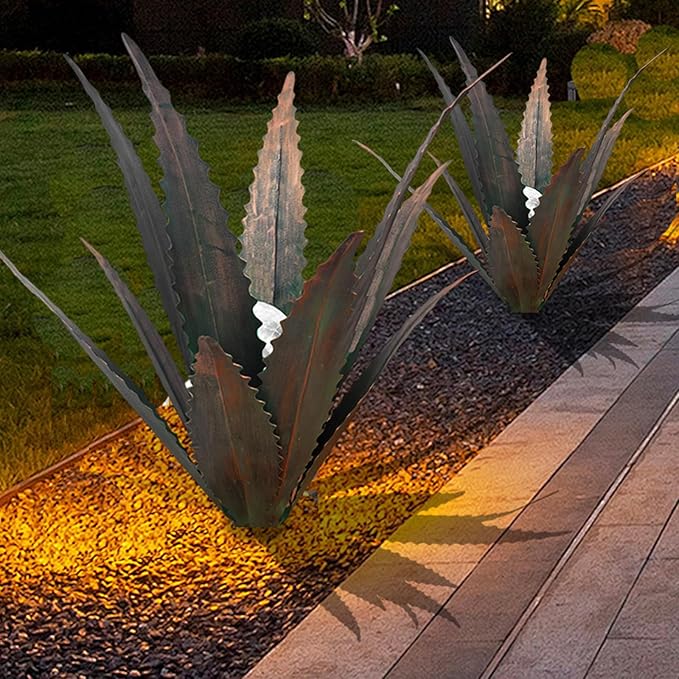 Muciwa 2 PCS Metal Agave Sculpture Decoration, Vintage Country Hand-Painted Sculpture DIY Metal Agave Plant, Home Garden Courtyard Lawn Outdoor Decoration (Serrated Antique Bronze Color)