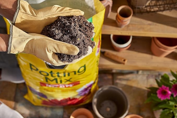 Miracle-GRO Potting Mix Bulk Pallet, for Container Plants, Flowers, Vegetables, Shrubs, Annuals, Perennials, 2 cu. ft. Bags, Pallet of 39