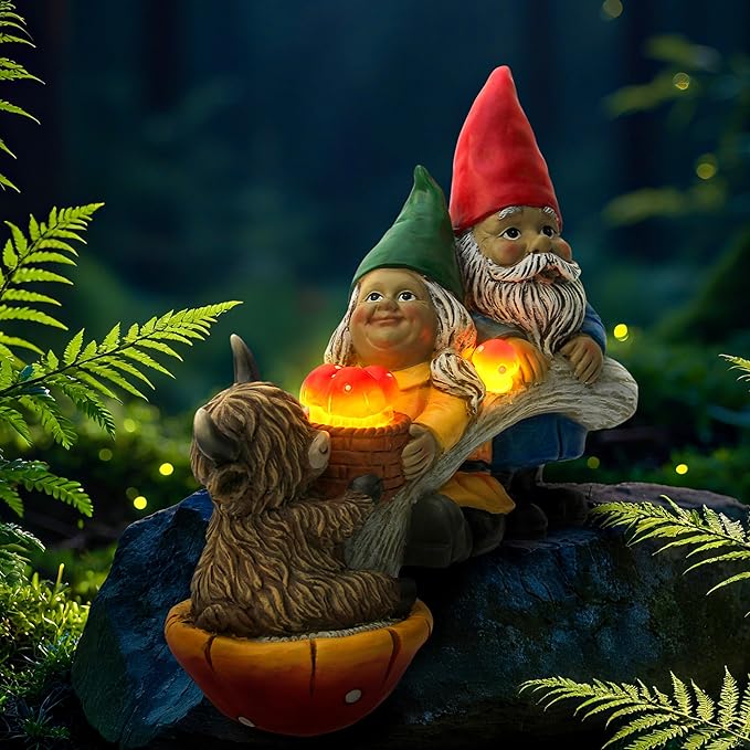 Garden Gnomes and Highland Cow Statue with Mushroom Solar Light, Couple Gnome Figurine for Outdoor Patio Lawn Porch Yard Edge Shelf Sitter Decoration, Garden Knome Holiday Indoor Decor, Love Gift