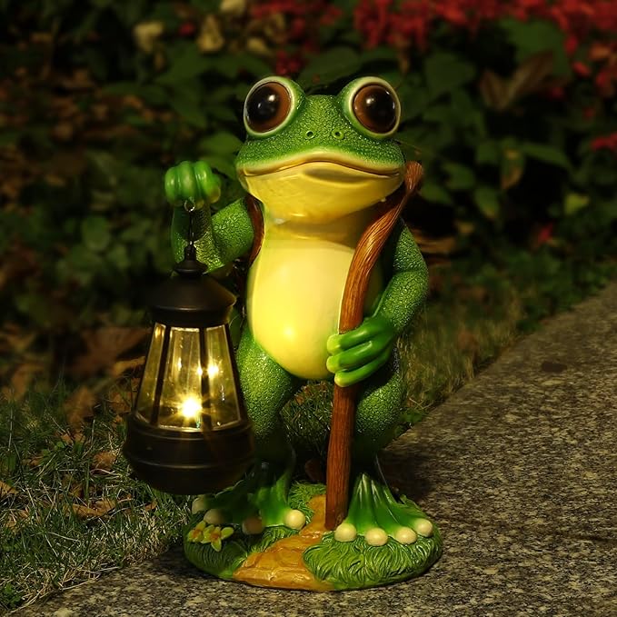 PAETAE Garden Statue Frog Outdoor Decor, Solar Patio Resin Garden Decor for Outside Yard Decorations Gift for Women, Mom, Grandma