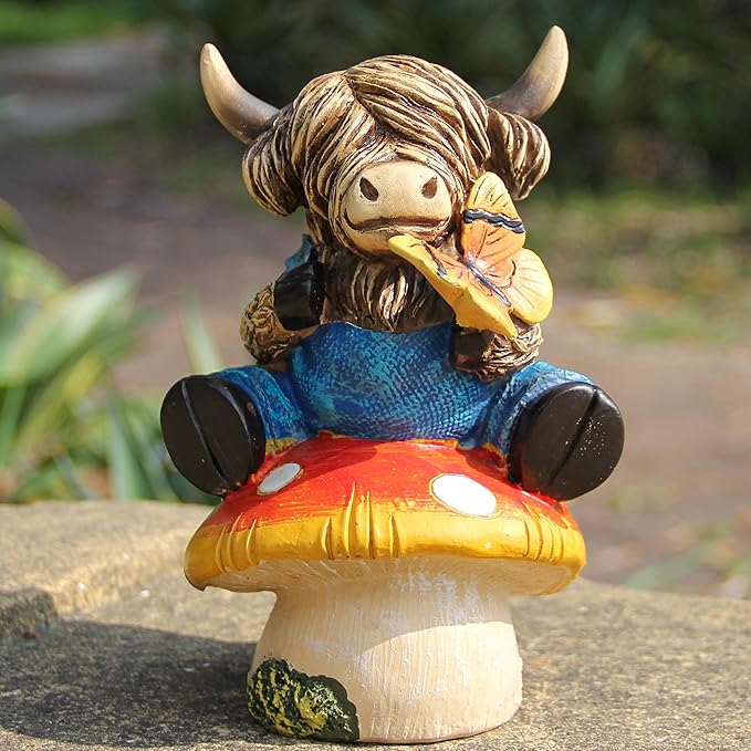 Leekung Highland Cow Garden Statue Decor - Outdoor and Indoor Decorations,Highland Cow Figurine Sitting on Mushroom for Shelf Bookshelf windowsill Table Desk Lawn Patio Yard Outside Home, Animal