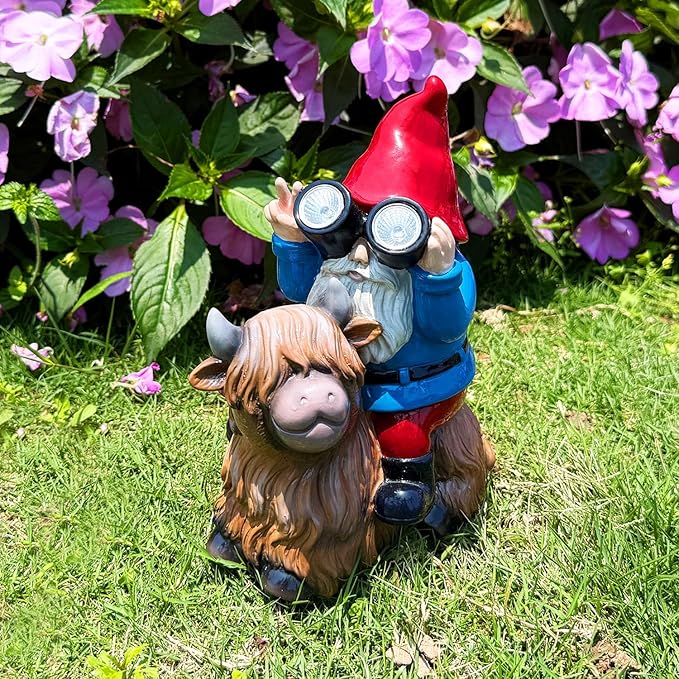 Solar Highland Cow Gnome Garden Statue Outdoor Decor, Funny Solar Light Christmas Decoration for Balcony Garden Patio Yard Lawn, Birthday Gift for Women, Men, Mom, Grandma, Unique Thanksgiving Gifts