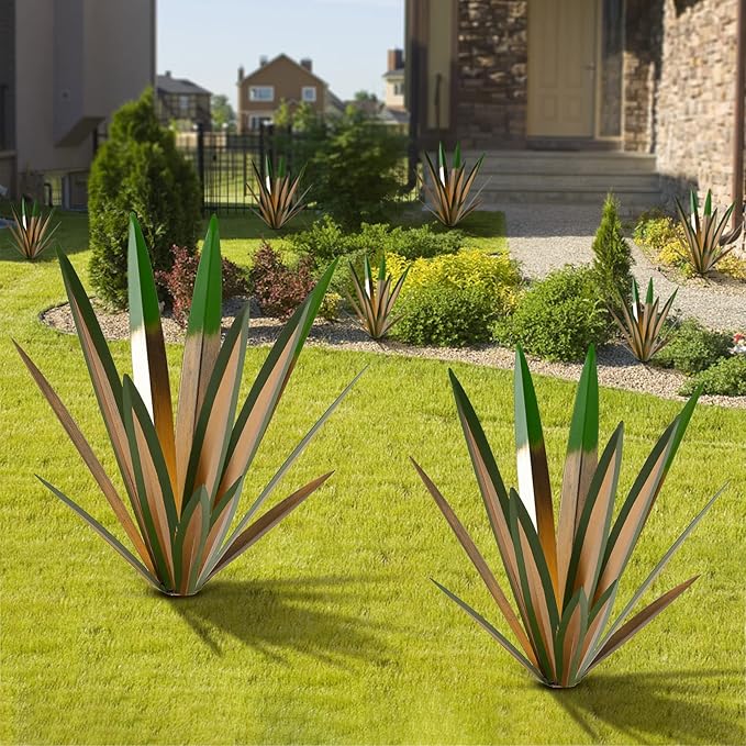 Homight Large Agave Sculpture Rustic Metal Agave Plant Outdoor Interior Decoration Outdoor Lawn Decoration Yard Wooden Posts Matching Garden Suitable for Patio