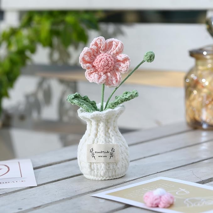 YOOJEE Daisy Crochet Flower Potted Plant – Pink, Handmade Knitted Desk Decor