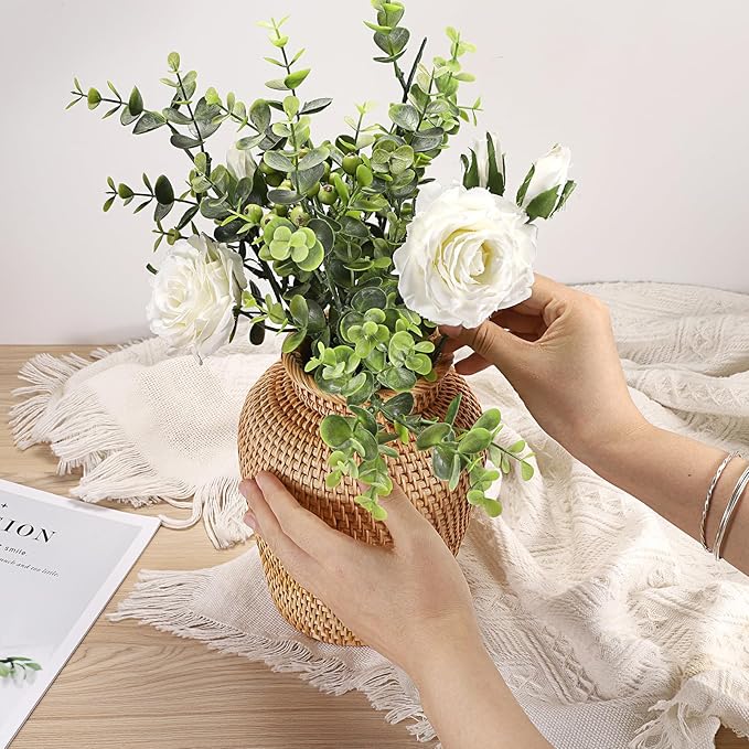 JUXYES Tabletop Woven Rattan Vase for Flowers, Rustic Country Style Rattan Basket Vase, Farmhouse Small Wicker Woven Bouquet Vase Table Centerpiece for Home Decor
