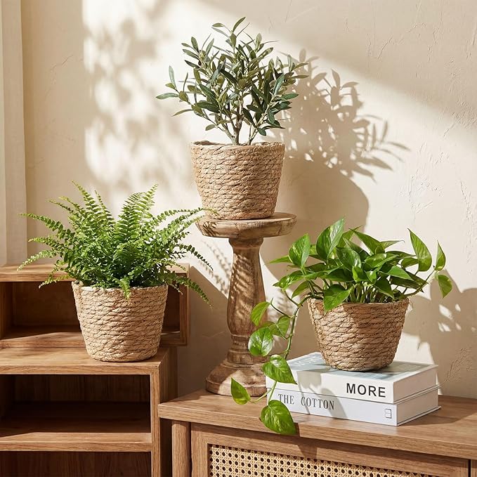 4 Pcs Straw Plant Baskets Indoor Rattan Woven Flower Baskets with Plastic Liner, Cattail Plant Planter for Indoor Outdoor Rustic Boho Home Farmhouse Floor Potted Pots Decor