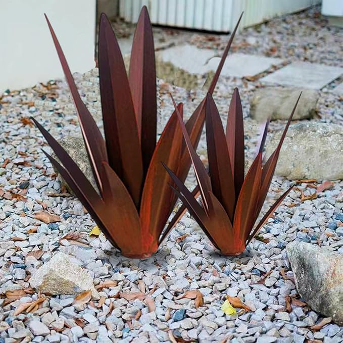 Muciwa 2 PCS Metal Agave Sculpture Decoration, Vintage Country Hand-Painted Sculpture DIY Metal Agave Plant, Home Garden Courtyard Lawn Outdoor Decoration (2pcs-red)