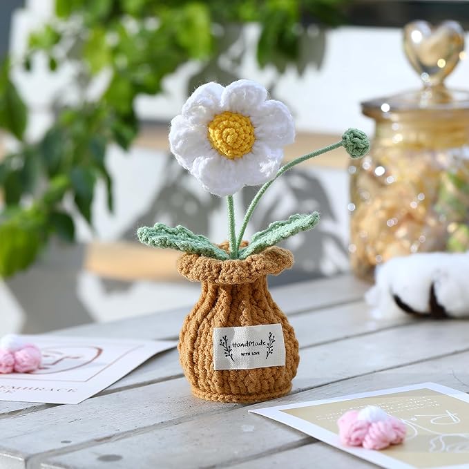 YOOJEE Daisy Crochet Flower Potted Plant – White, Handmade Knitted Desk Decor