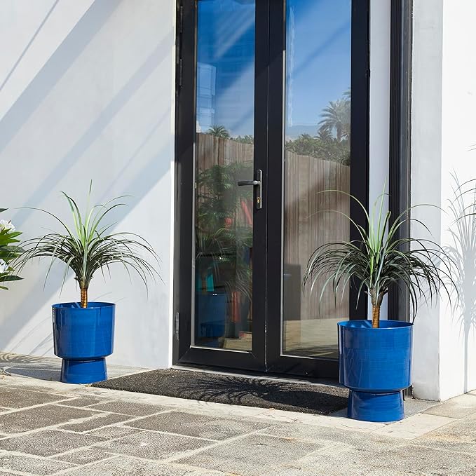 Glitzhome Set of 2 Plastic Planters, 16.75" H Faux Ceramic Eco-Friendly Outdoor Indoor Plant Pots, Lightweight Flower Container Decor with Easy Knock-Out Drainage Hole for Patio Balcony, Cobalt Blue