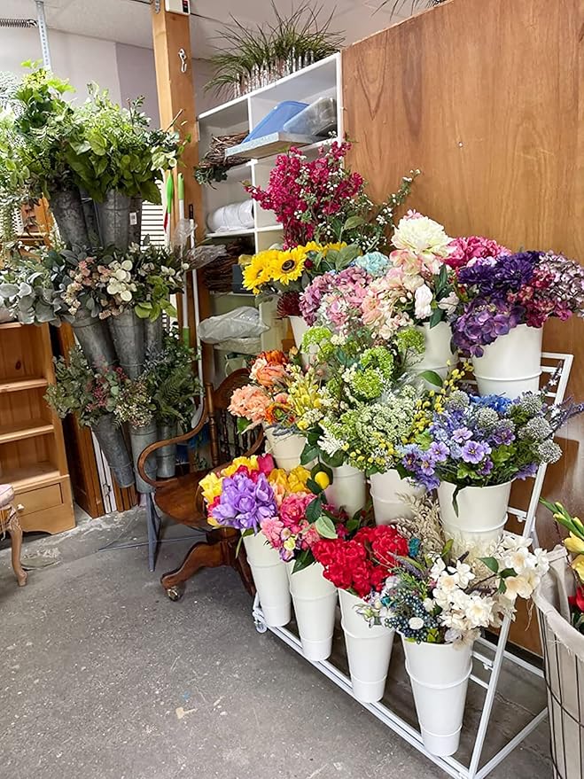 SPTZQURY Flower Display Stand with Buckets, 3 Layers Metal Plant Stand, Moving Florist Bouquet Shelf for Fresh Flower Shop, for Patio Garden, Outdoor Flower Pop-Up Events (White Frame - White Bucket)