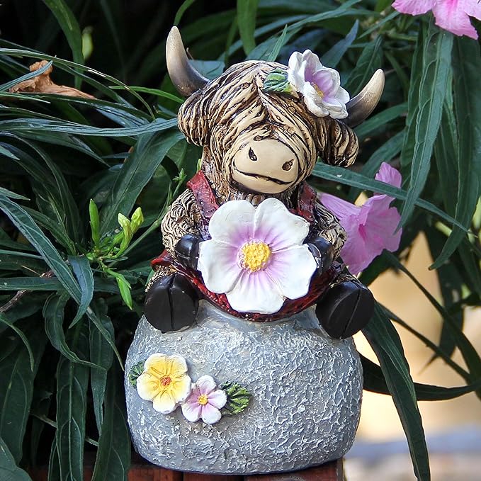 Leekung Highland Cow Garden Statue Decor - Outdoor and Indoor Decorations,Highland Cow Figurine Sitting on Stone Holding Flower for Shelf Bookshelf windowsill Table Desk Lawn Patio Outside,Animal