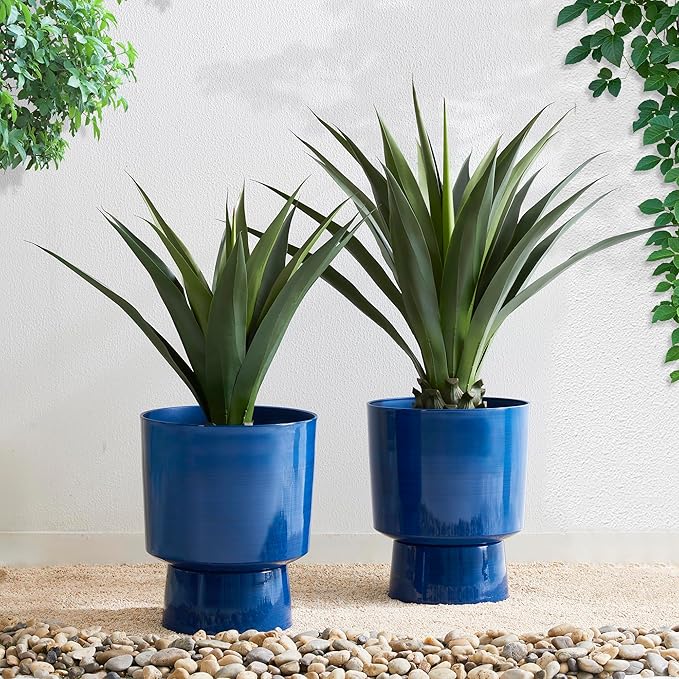Glitzhome Set of 2 Plastic Planters, 16.75" H Faux Ceramic Eco-Friendly Outdoor Indoor Plant Pots, Lightweight Flower Container Decor with Easy Knock-Out Drainage Hole for Patio Balcony, Cobalt Blue