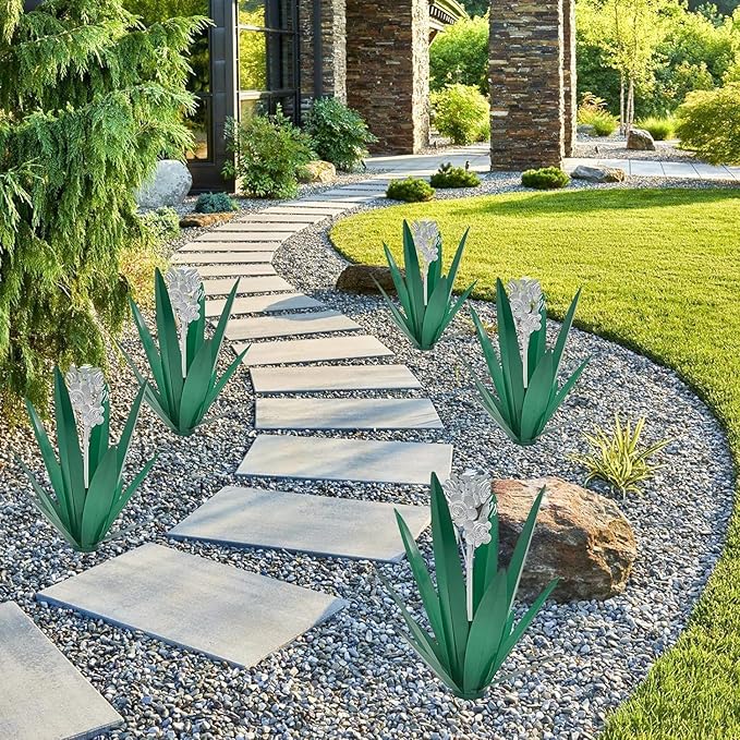 Metal Agave Plant Garden Art, 2 Pack Tequila Rustic Sculpture, Rustic Metal Agave Plants for Yard Stakes, Garden Figurines, Outdoor Patio (2 PCS White Flowers)