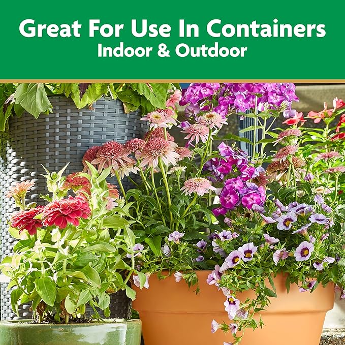 Miracle-Gro Pour & Feed Plant Food, Fertilizer Instantly Feeds Live Plants, For Outdoor & Indoor Plants in Containers, 32 oz.