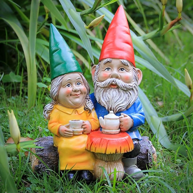 Smadeer Garden Gnome Statue for Outdoor Decoration,Couple in Love Gnome Figurine for Patio Yard Lawn Outside Porch Decor,Garden Sculptures & Statues,Coffee Knome Romantic Forever Love